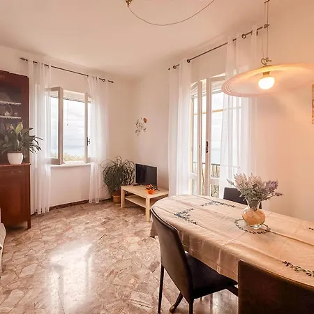 Holiday home 5 Terrethe Terrace On The Gulf - Parking / Wi-fi *
